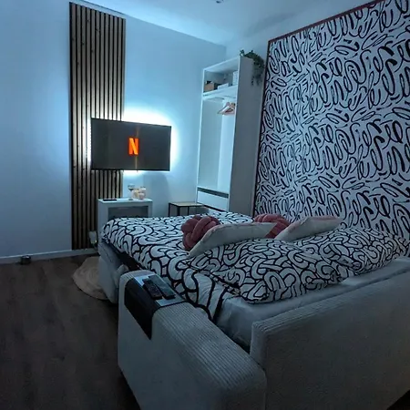 Le Charme Rose Apartment *