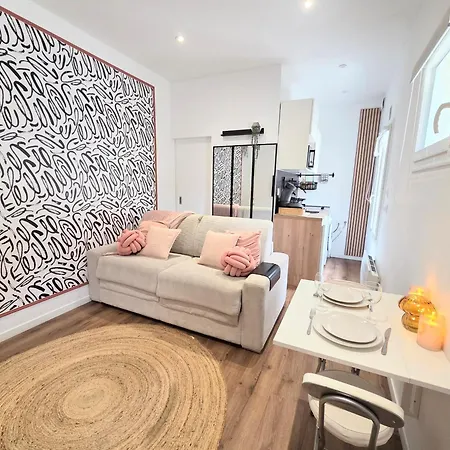 Le Charme Rose Apartment