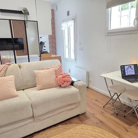Le Charme Rose Apartment *